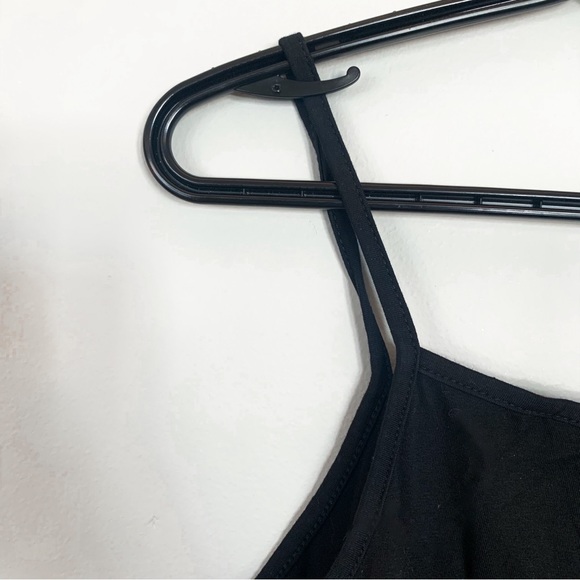 Temu • Tank Top - Picture 4 of 5